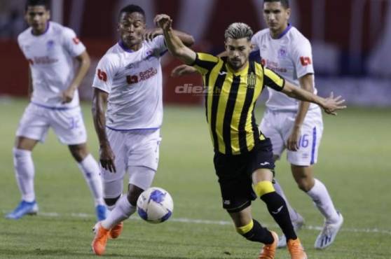 Olimpia y Real España están sin goles en la Gran Final de Copa Premier Centroamericana. Fotos Neptalí Romero y Joseph Amaya