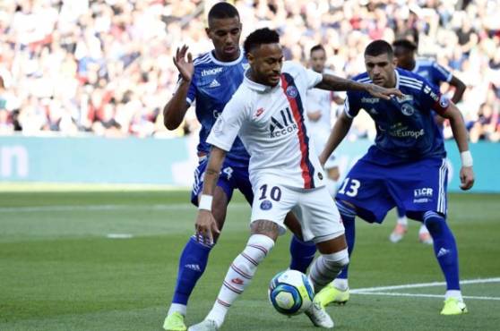Neymar no ha gozado de buenas ocasiones de gol y el PSG no puede con el modesto Strasbourg.