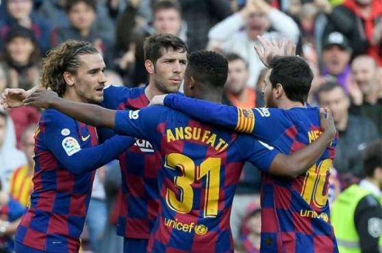 Griezmann y Sergi Roberto tienen ganando al Barcelona ante el Getafe en el estadio Camp Nou.