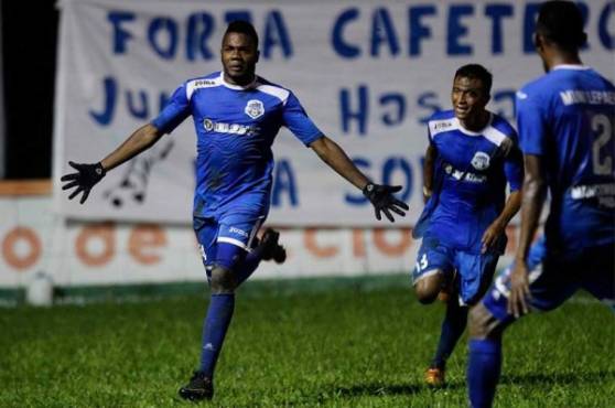 Clinton Arzú marcó el tanto del Lepaera que obligó el juego a irse al alargue. Foto Neptalí Romero