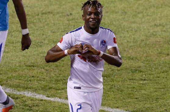 El sampedrano jugó por seis años con el Olimpia, club donde se formó como futbolista desde las inferiores.