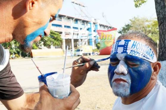 Los seguidores de la Selección de Honduras han vuelto a creer en los muchachos, hoy es una prueba de fuego. Foto: Neptalí Romero.