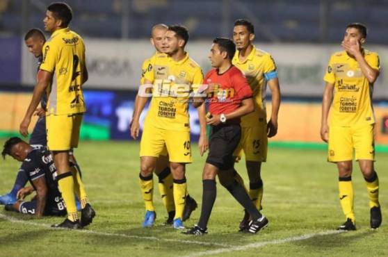 Motagua y Real España están igualando sin goles en el Nacional. Fotos David Romero