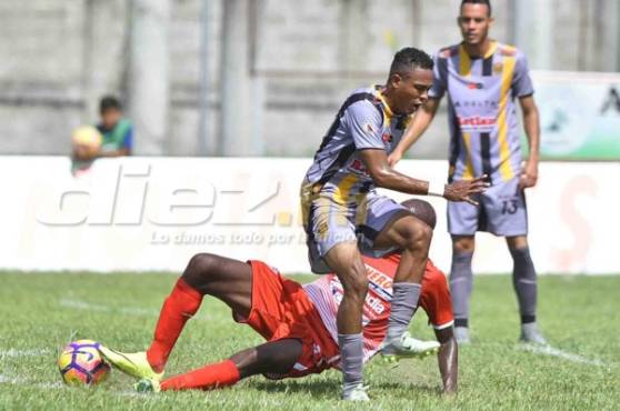 Real España consigue un punto valioso ante Real Sociedad en Tocoa. Fotos DIEZ