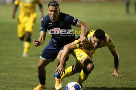 Motagua está venciendo 1-0 al Real España en el Nacional de Tegucigalpa. Fotos David Romero