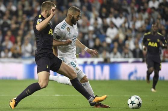 Karim Benzema tuvo una ocasión clara de gol pero erró. FOTOS: AFP