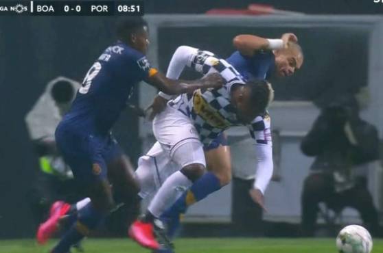 Jorge Benguché y Pepe mantienen un partido aparte enel Boavista - Porto.