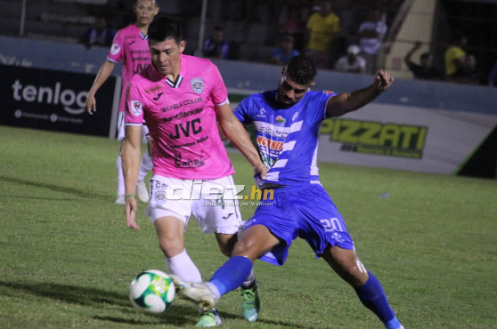 Victoria, con un golazo de Carlos Róchez in extremis, vence a Marathón y pone de cabeza los puestos de repechaje