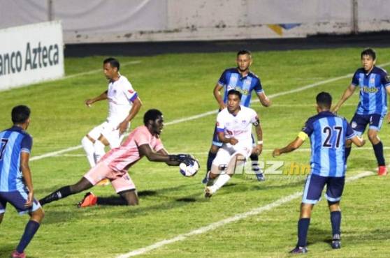 Olimpia y Real de Minas están empatando en el Estadio Nacional de Tegucigalpa.