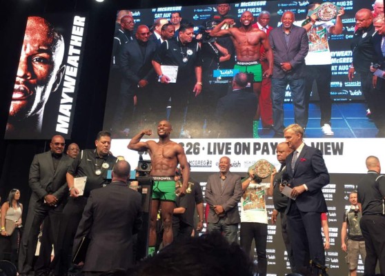 En fotos: Polémica e insultos entre Mayweather y McGregor a un día de la pelea