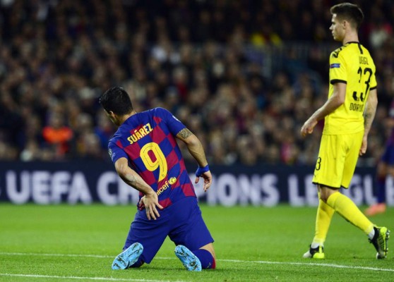 Fotos: El llanto de Dembélé, pelotazo al árbitro de Suárez y Messi fingiendo falta penal