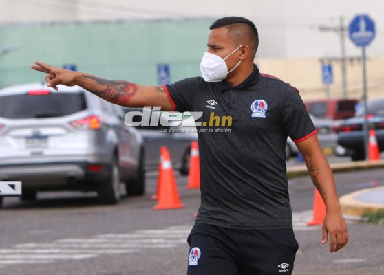 ¡Cánticos y nuevo look! La partida de Olimpia rumbo a Orlando para enfrentar al Montreal Impact
