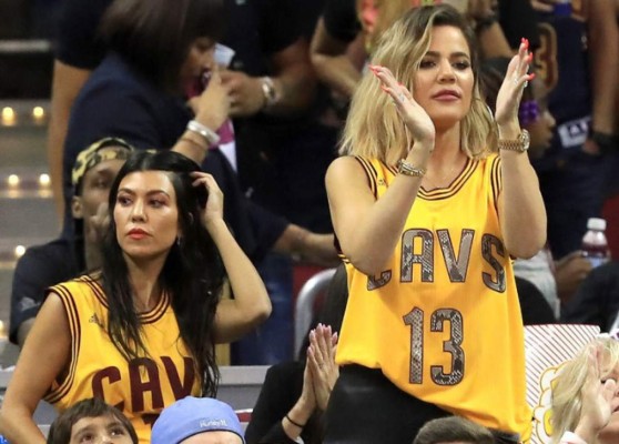Las Kardashians, las sexis aficionadas que le van a Cavaliers en final de NBA