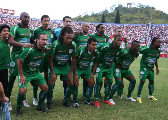 La realidad del último once de Marathón que fue campeón hace nueve años