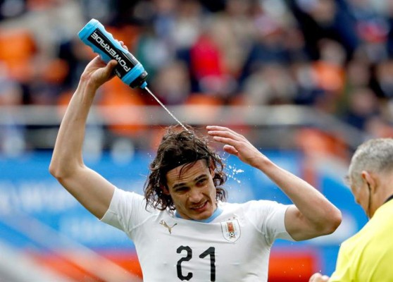 NO SE VIO EN TV: La tristeza de Salah, la bronca de Suárez y el dormido en el Uruguay-Egipto