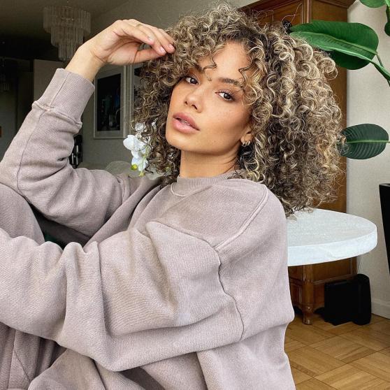 ¡Sorpresa! Cuando todo indicaba que iba a volver con su ex, crack del Real Madrid es captado a bordo de su yate con famosa modelo