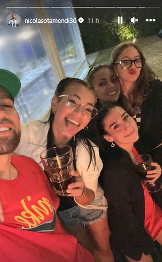 Se encubrió para no ser reconocido en las compras de Navidad y el cumpleañero: así pasaron la Nochebuena los campeones del mundo con Argentina