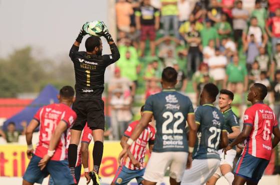 ¡Marathón cede un empate contra Olimpia en la ida de las semifinales del Clausura 2023; todo se define en Comayagua!