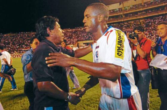 En 2006 nuevamente hirió al Olimpia y fue en el estadio Olímpico.