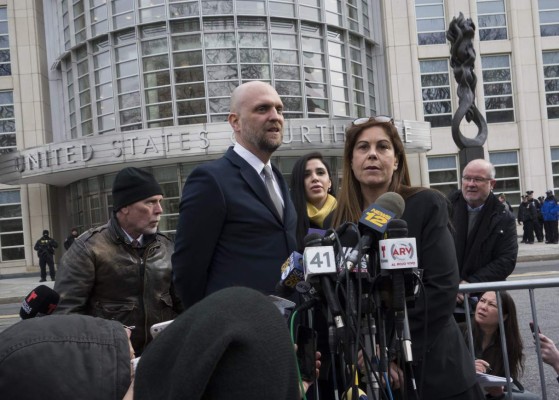 Así fue el reencuentro de Emma Coronel con 'El Chapo' Guzmán