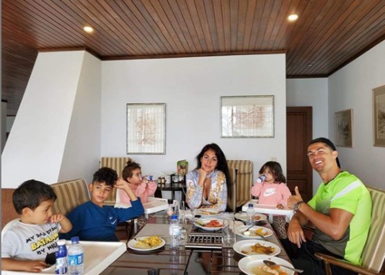 Cristiano Ronaldo se cansa de su apartamento en Funchal y alquila una casa en un pueblo de pescadores