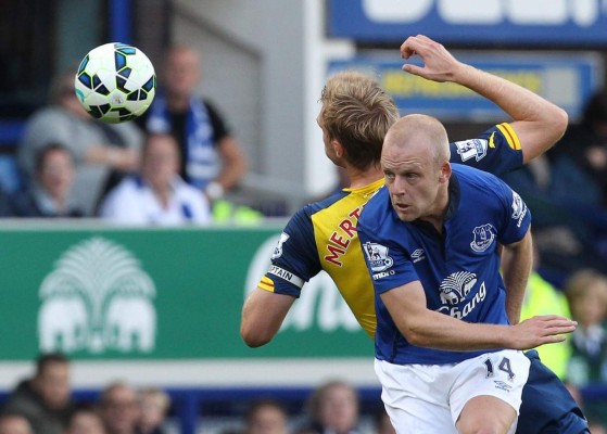 El Arsenal evitó la derrota sobre el cierre ante el Everton