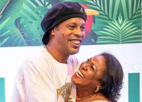 Preocupación por Ronaldinho: el drama que está viviendo desde la muerte de su madre por Covid-19