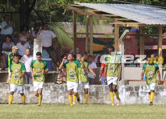 FOTOS: El bonito gesto de Marathón con jugador de La Virtud en Copa Presidente