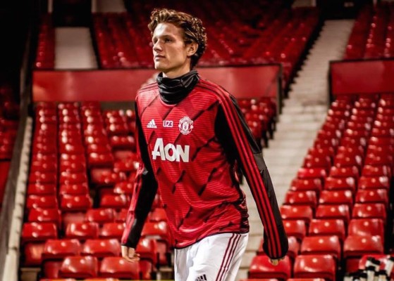 Admirable: Max Taylor fue convocado con el Manchester United luego de superar un cáncer testicular