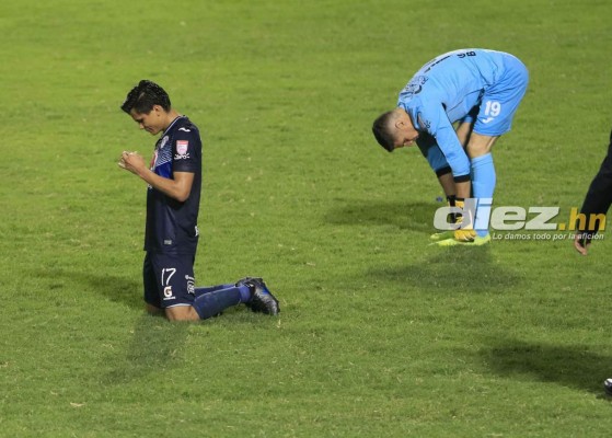 Las dolorosas imágenes de los jugadores de Motagua tras perder la final ante Saprissa