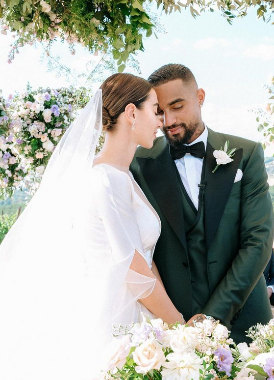 El ex Barcelona que es parte de la “pareja más sexy del mundo”: Sus fotos íntimas y ella es maestra de kung-fu