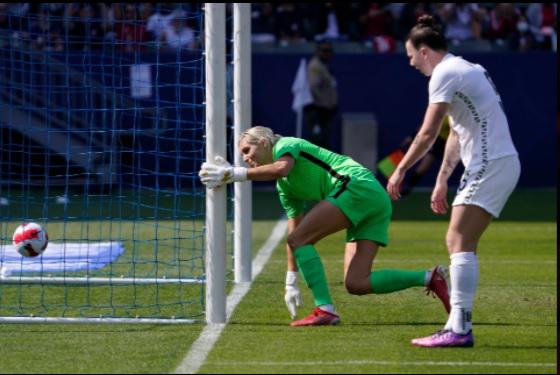Hito en el fútbol: Meikayla Moore, la jugadora que hizo un hat-trick ante Estados Unidos, pero en su propia meta