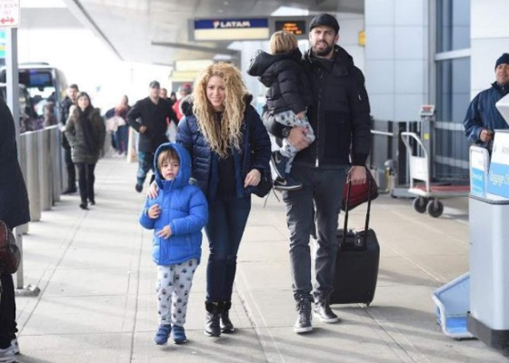 Escapada, besos y NBA: Piqué y Shakira sorprenden compartiendo la navidad en New York