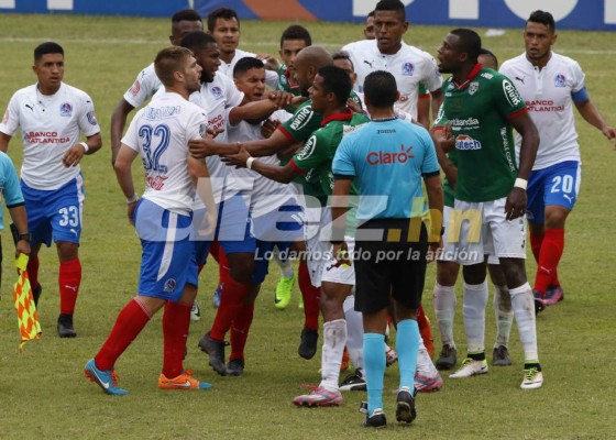 FOTOS: Entre cocinas, peleas, risas y golpes, Marathón hizo pedazos al Olimpia