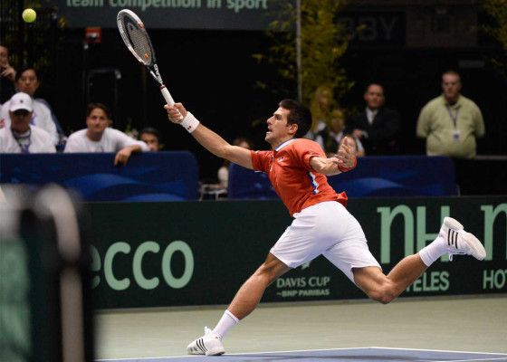 Novak Djokovic elimina a EEUU y clasificó a Serbia a semifinales en la Copa Davis .