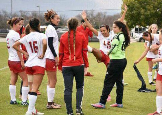 Katterin Díaz, la hondureña que es futbolista profesional y modelo en EUA