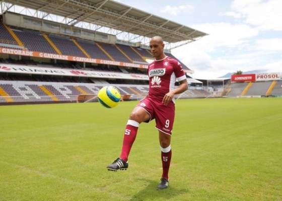 ¡'Ro-Ro' busca revalidar! Delanteros extranjeros buscan dejar a los ticos sin título de goleo