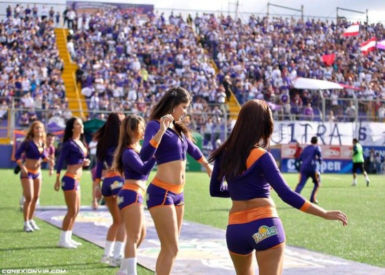 Te presentamos las espectaculares 'rumberitas' que embellecen los estadios en Costa Rica