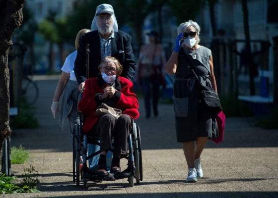 Preocupación en España por personas que salieron a pasear y hacer ejercicios en medio del coronavirus