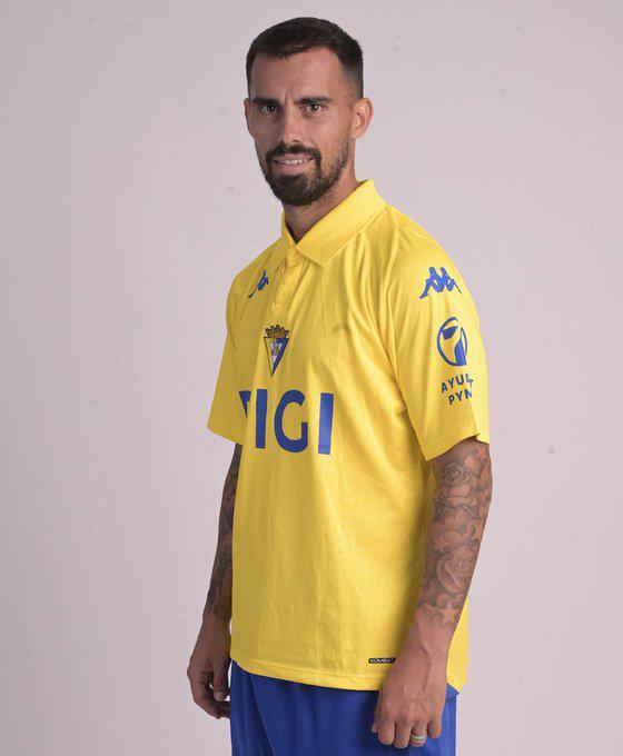 Fichajes: Flick tiene a su '9', la bomba de Olise y Dibu Martínez llegó a su nuevo club