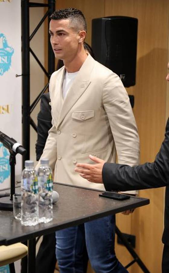 La dura advertencia de los expertos sobre la empresa de agua mineral que vende Cristiano Ronaldo en Portugal