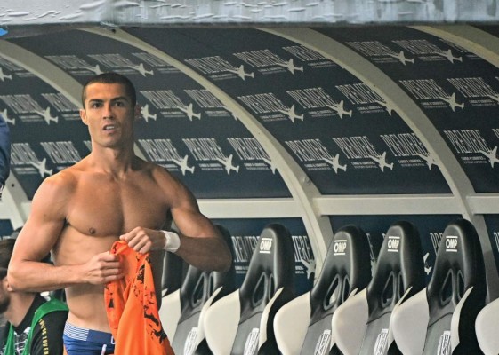 El guiño a Pirlo y mostró cuerpazo: Así fue el regreso de Cristiano Ronaldo con Juventus