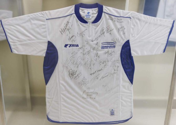 FOTOS: Desde 1970, así ha sido la evolución de la camiseta de la selección de Honduras