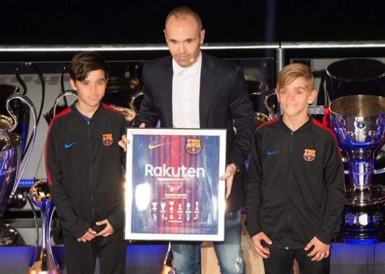 Así fue la emotiva y tremenda despedida de Andrés Iniesta del FC Barcelona