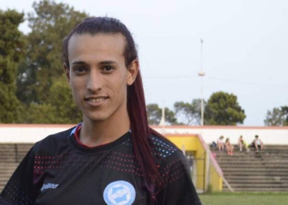 Mara Gómez, la jugadora trans que busca hacer historia en el fútbol de Argentina