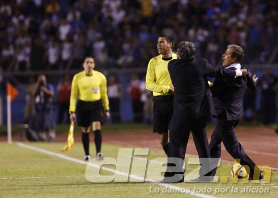 Las mejores imágenes del Honduras-El Salvador en el Olímpico