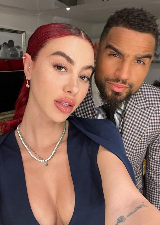 El ex Barcelona que es parte de la “pareja más sexy del mundo”: Sus fotos íntimas y ella es maestra de kung-fu