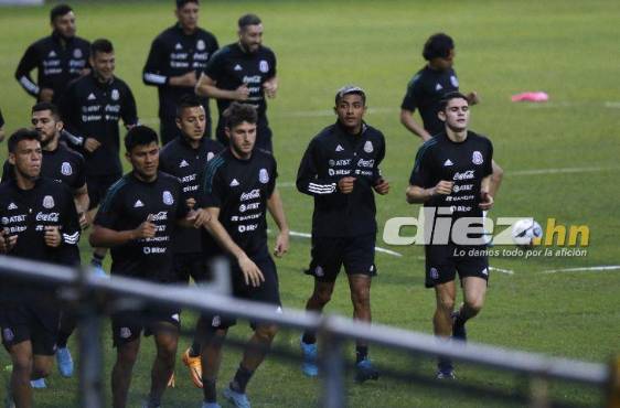 Entrenamiento de la Selección de México en el Estadio Morazán de San Pedro Sula. Foto DIEZ Neptalí Romero.
