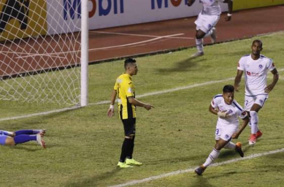clÃ¡sico Real EspaÃ±a vs Olimpia Semifinal IDA torneo apertura 2018- El Real EspaÃ±a no pudo en su casa y terminÃ³ empatando 2-2 en la cancha del estadio OlÃ­mpico ante el Olimpia.Olimpia saca valioso empate en casa del Real EspaÃ±a en la Semifinal- Bryan Moya GOL