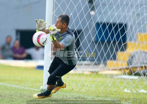 ¡En bicicleta y gozando! Así viven Marathón y Real España las horas previas al clásico sampedrano